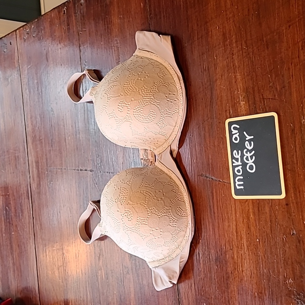 Like new lace cup bra